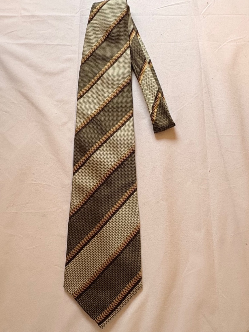 Vtg  Alexander Julian Colours Diagonal Striped Textured Weave 100% Silk Necktie
